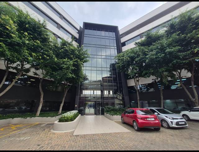 451M² OFFICE TO LET IN SANDTON CENTRAL
